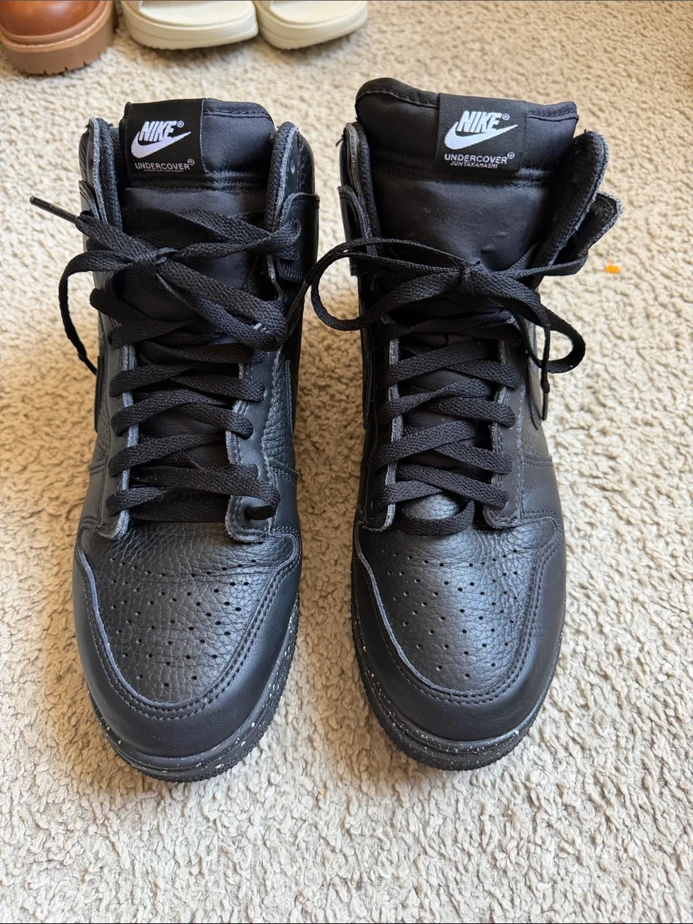 Nike undercover DQ4121-001 Black High-Top Sneakers with Subtle Speckle Sole